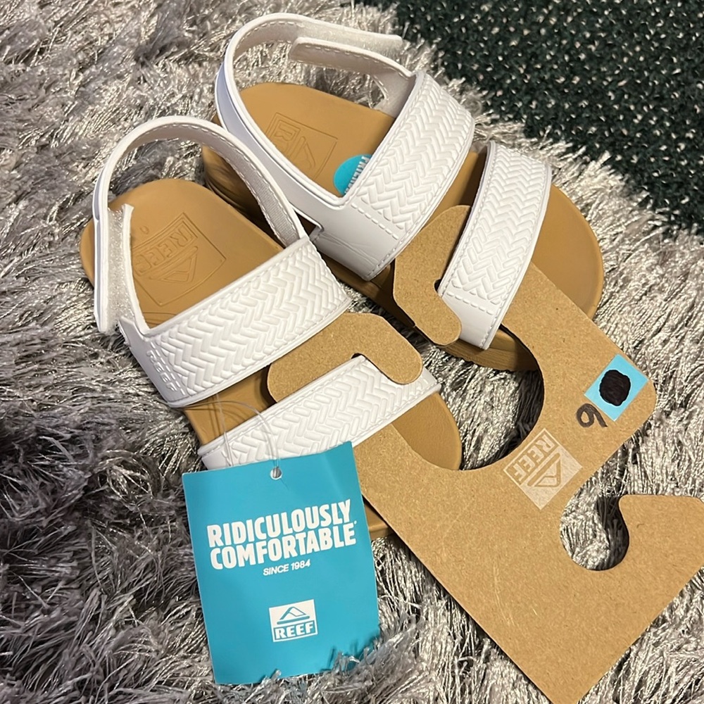 Toddler size 6 REEF sandals